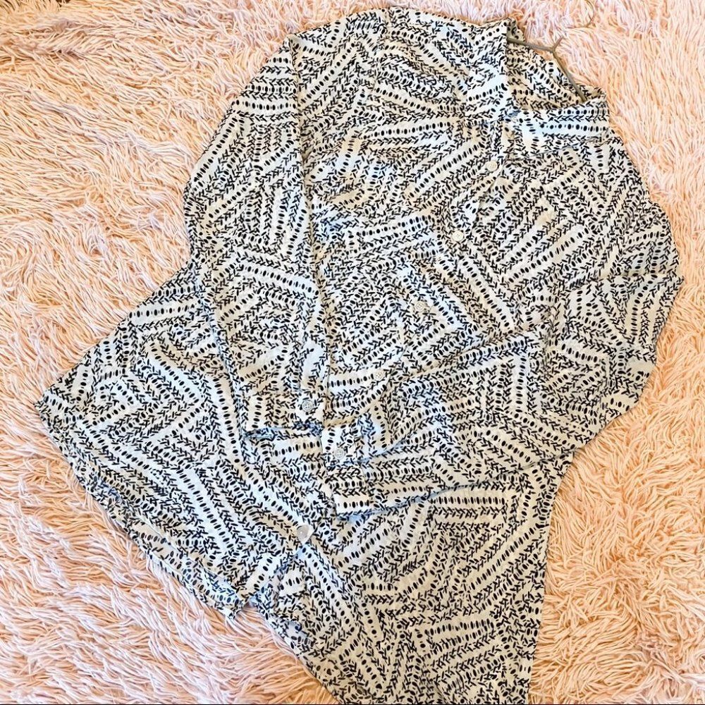 Cabi Split Back Collared Blouse In Black White Me… - image 2